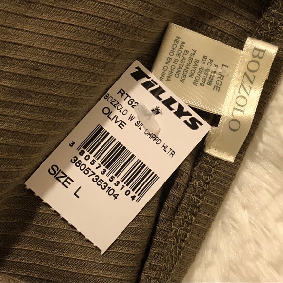 3/$30 olive halter crop - Picture 5 of 6